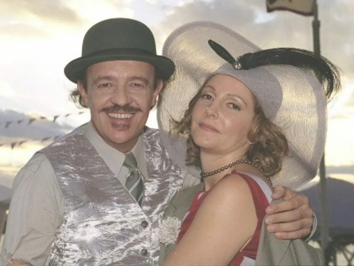 Ney Latorraca e Maria Padilha são Cornélio e Dinorá em O Cravo e a Rosa (Reprodução)