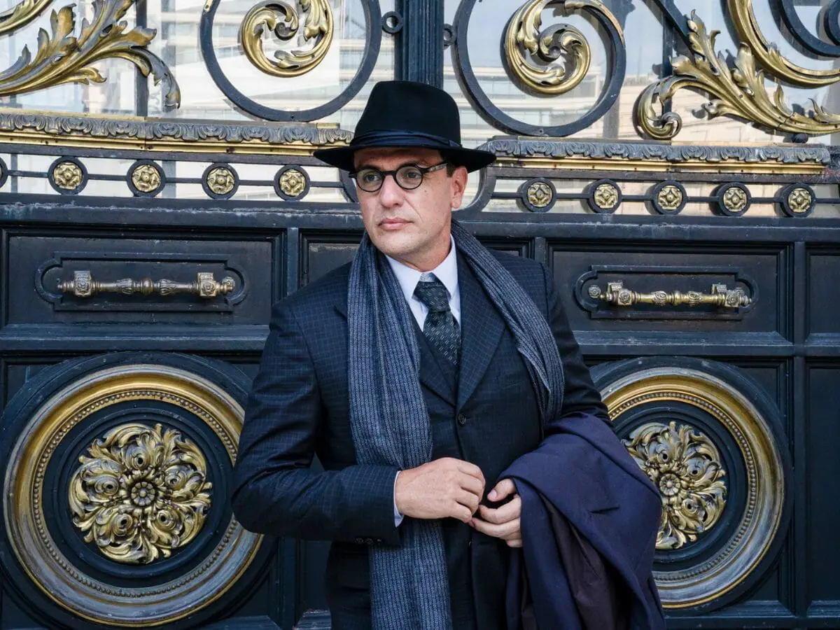 Rodrigo Lombardi é Guimarães Rosa em Passaporte para Liberdade (Divulgação Globo)