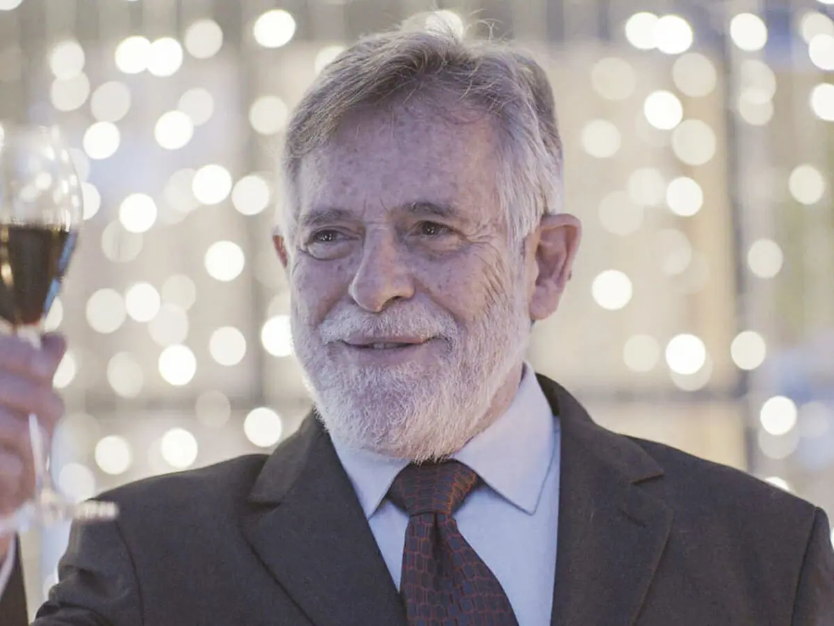 Santiago (José de Abreu) em Um Lugar ao Sol