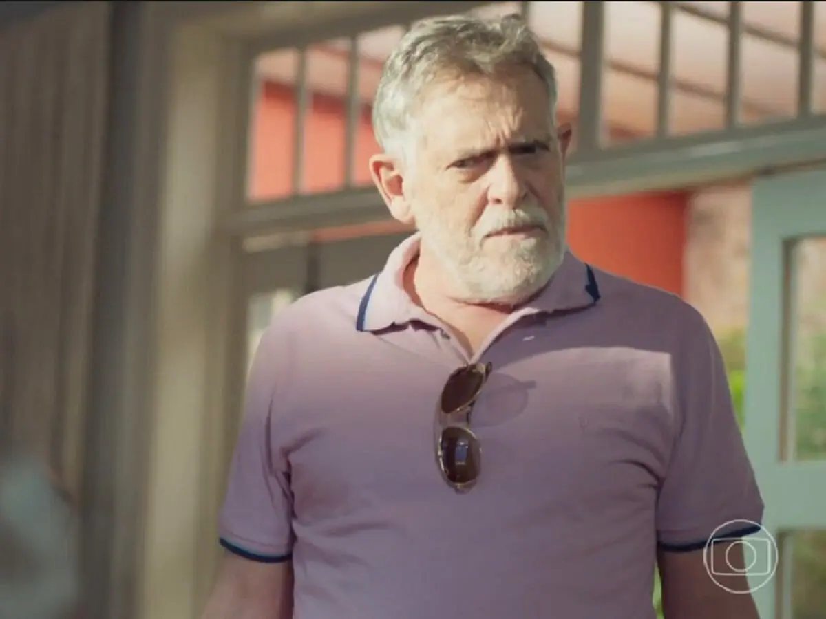 Santiago (José de Abreu) de Um Lugar ao Sol