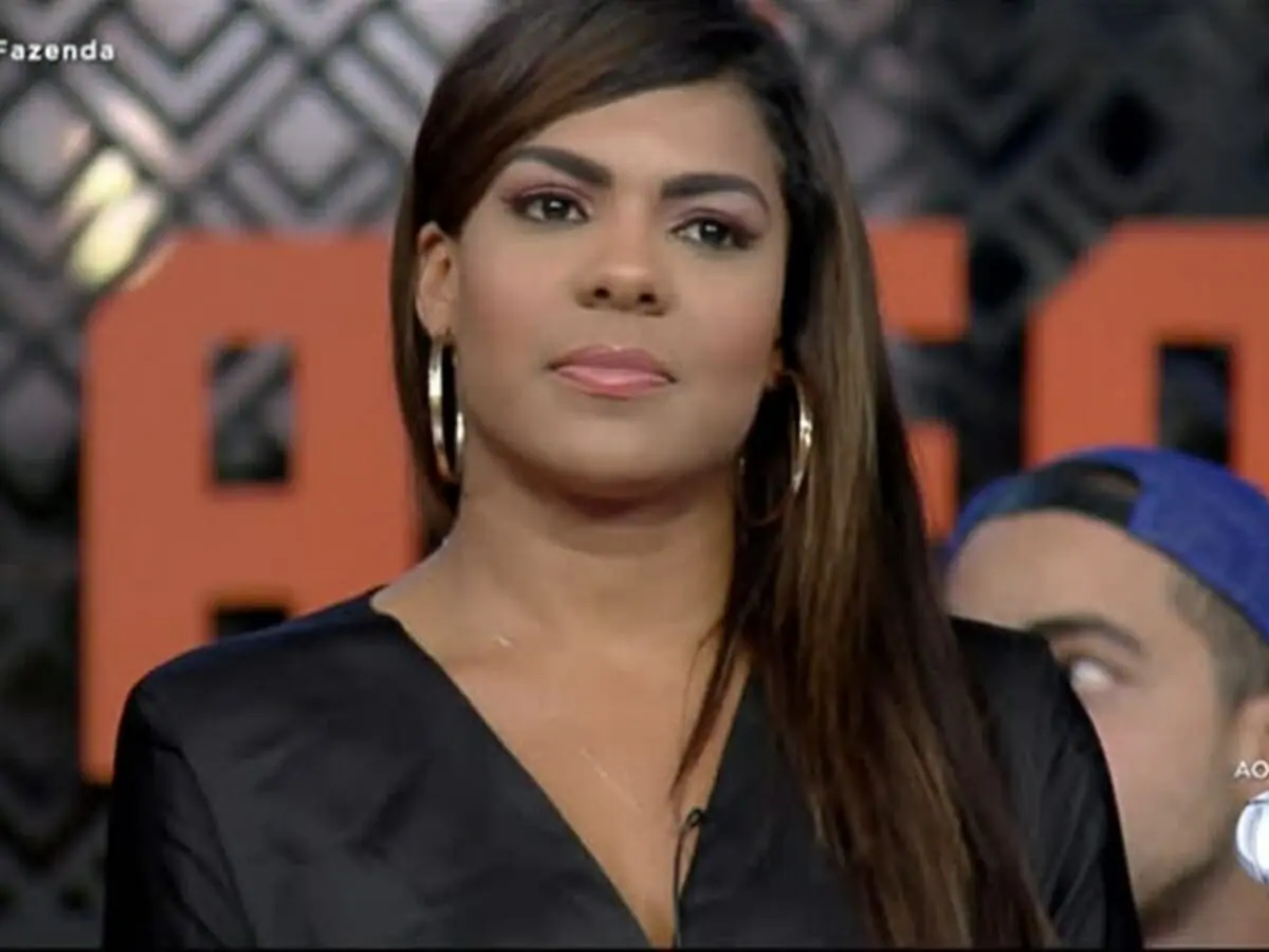 Tays Reis está grávida do cantor Biel (Reprodução: Record TV)