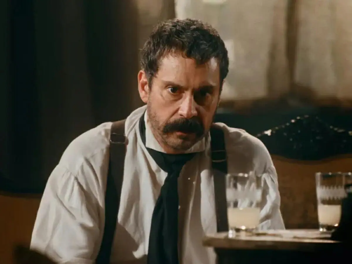 Tonico (Alexandre Nero) em Nos Tempos do Imperador