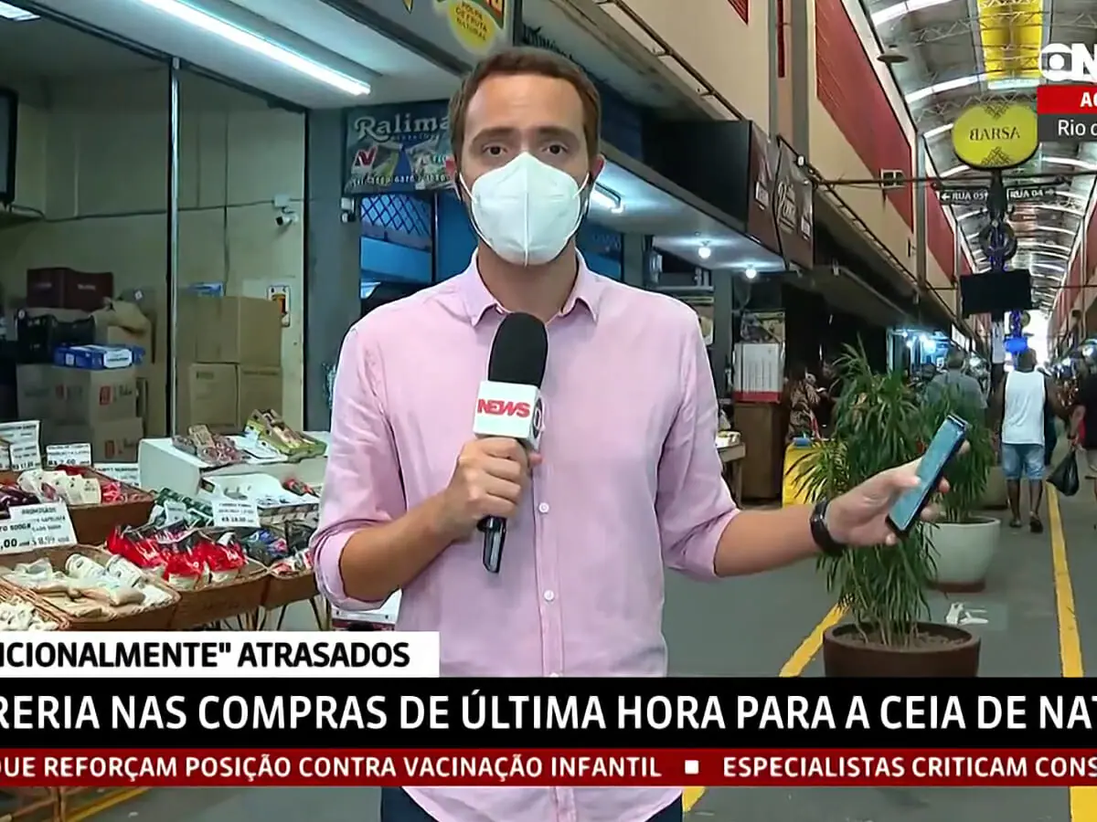 O repórter André Coelho no Estúdio I
