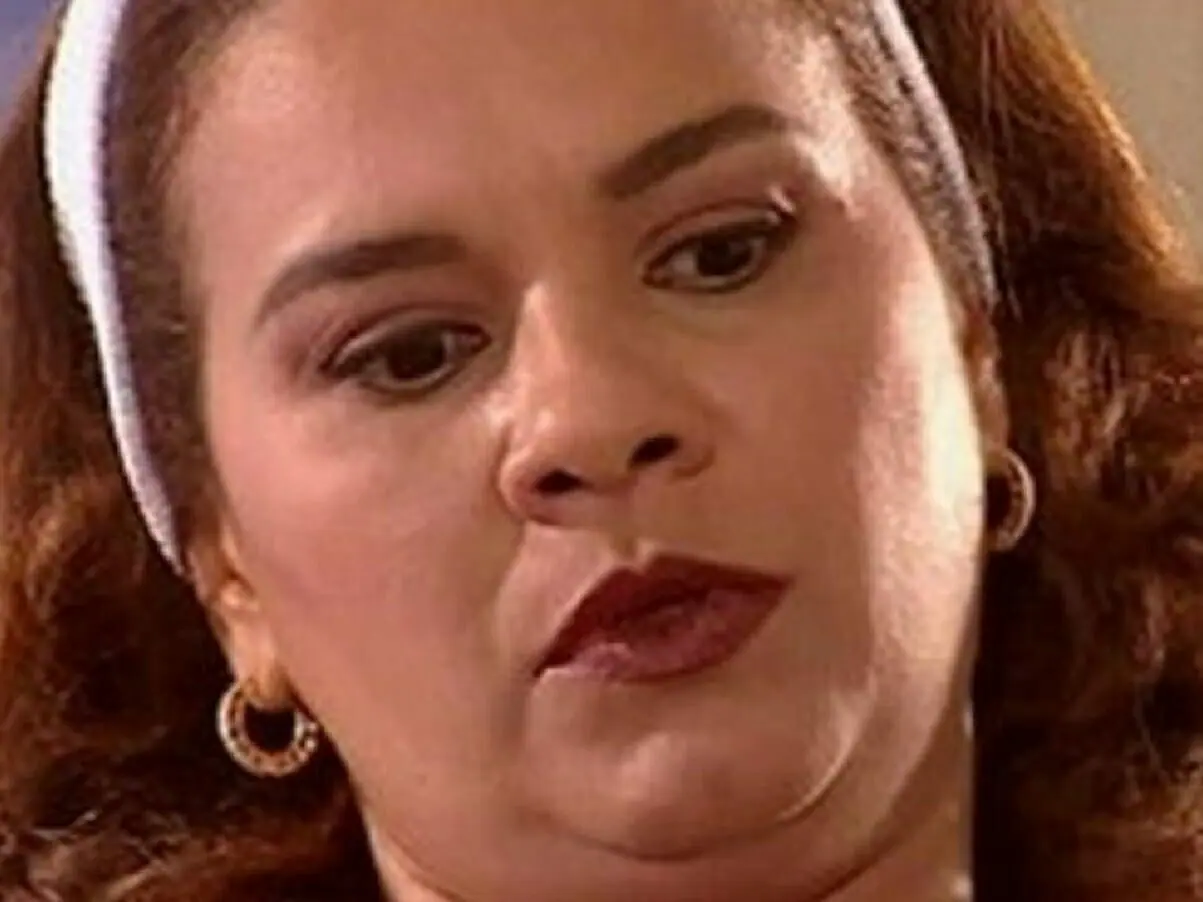 Jura (Solange Couto) em O Clone (Reprodução/Globo)