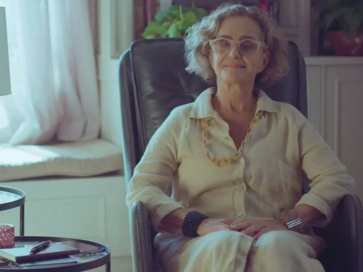 Ana Virgínia (Regina Braga), em Um Lugar ao Sol