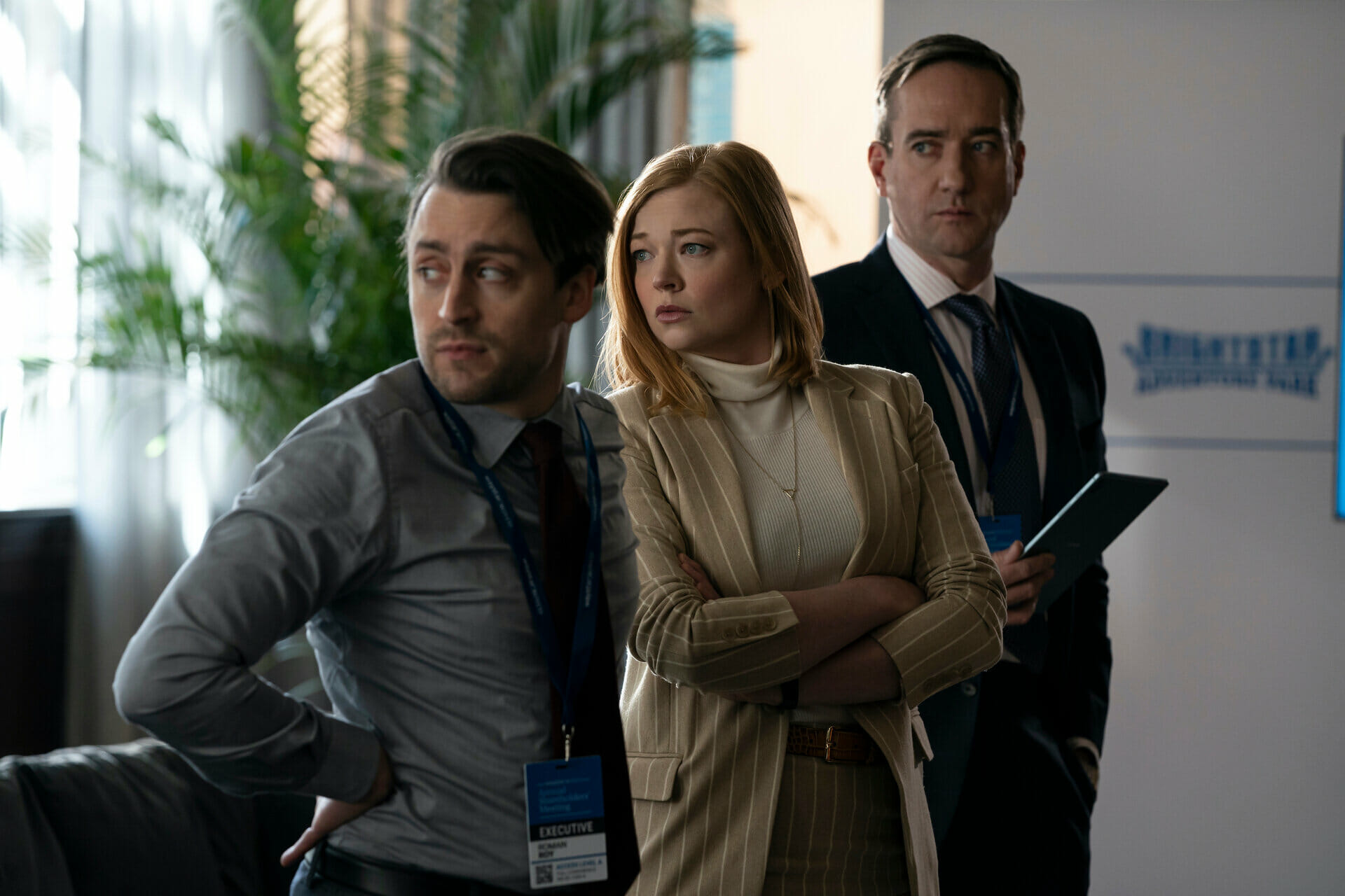 Kieran Culkin (à esq.), Sarah Snook e Matthew Macfadyen na 3ª temporada de Succession