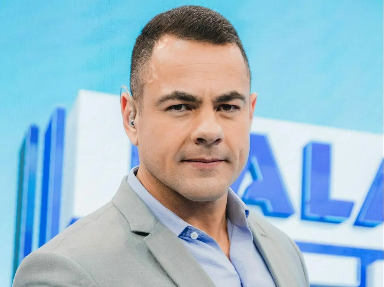 Tino Jr. comanda o Balanço Geral RJ (Paulo Mauzer/Record TV Rio)