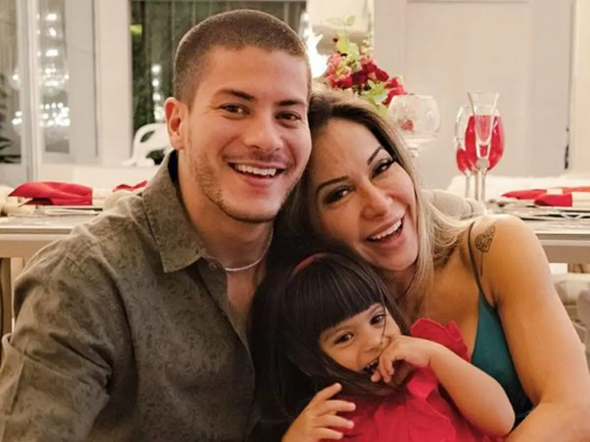 Arthur Aguiar, Maíra Cardi e Sophia