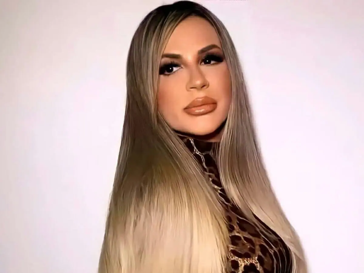 Deolane Bezerra