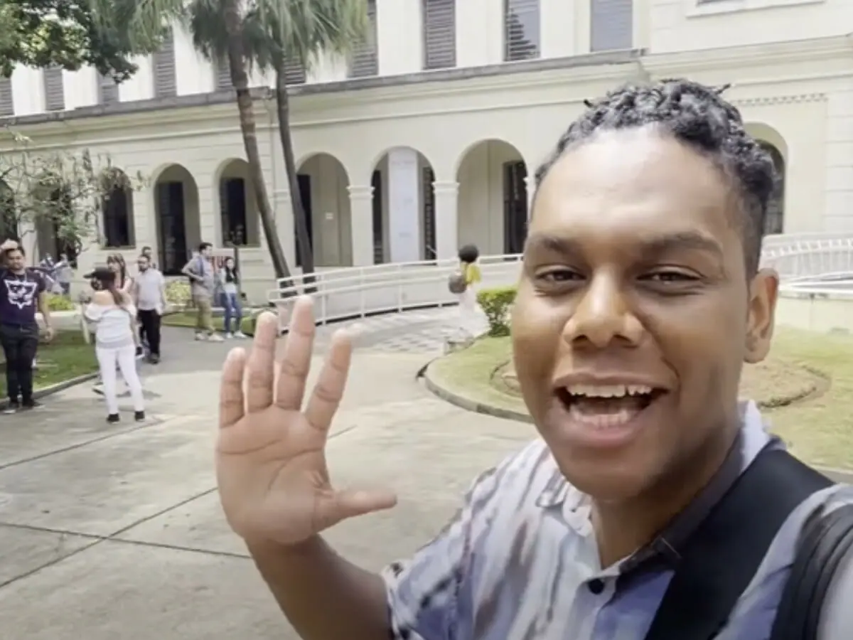 Jeff (Vitor Britto) em Poliana Moça (Reprodução/SBT)