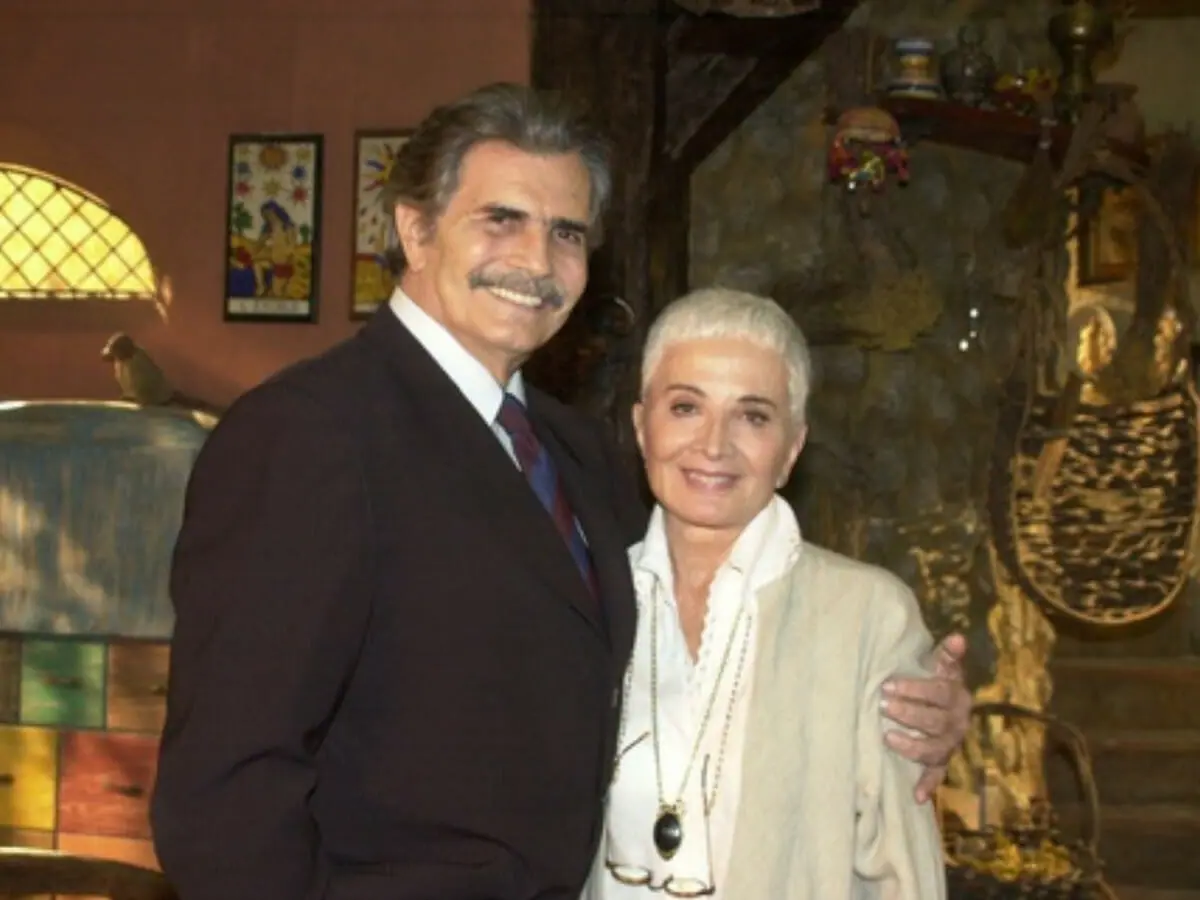 Tarcísio Meira e Glória Menezes em O Beijo do Vampiro (Globo/Gianne Carvalho)