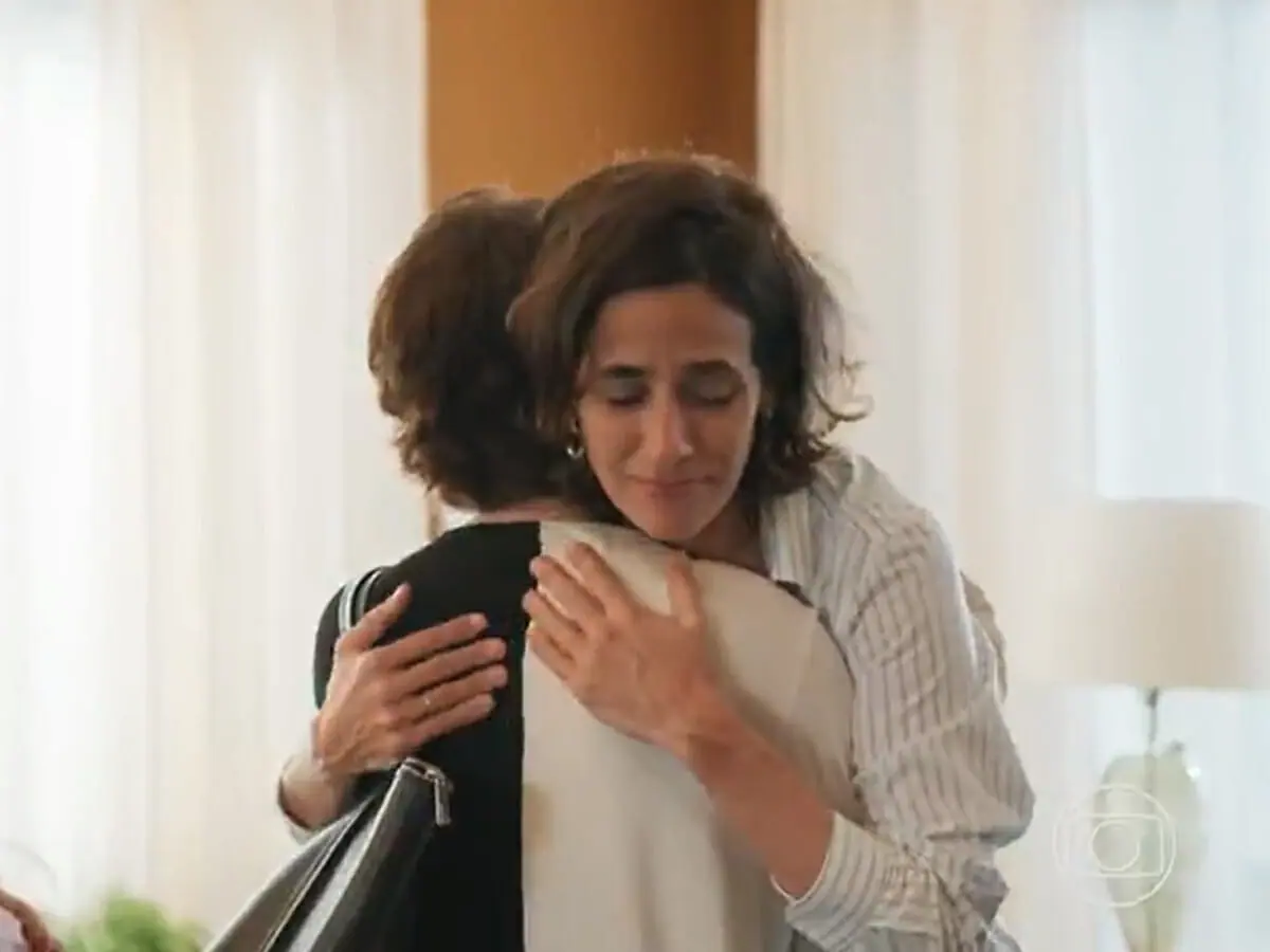 Ilana (Mariana Lima) e Gabriela (Natália Lage) em Um Lugar ao Sol