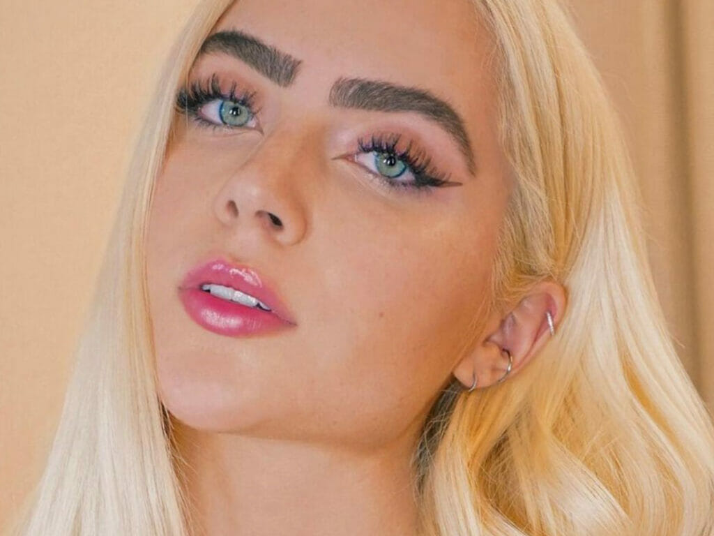 Jade Picon tinha o cabelo loiro platinado antes do BBB 22 (Reprodução)