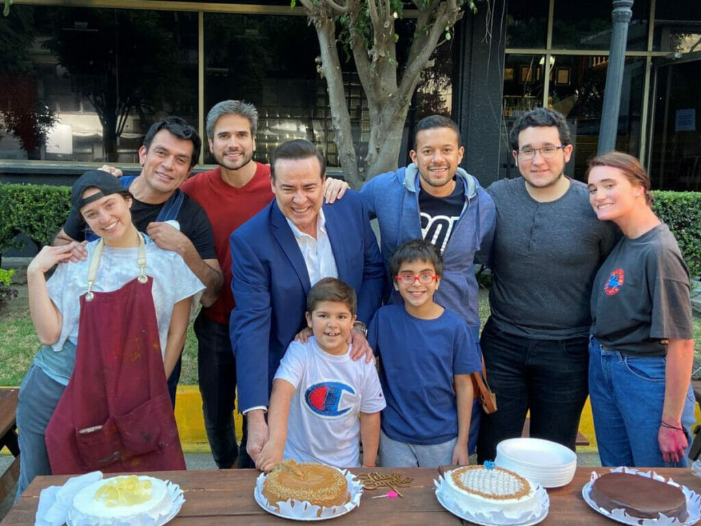 Jorge Salinas, César Évora e Leonardo Herrera do elenco de Te Dou a Vida e que estão em SOS Me Estoy Enamorando (Reprodução)