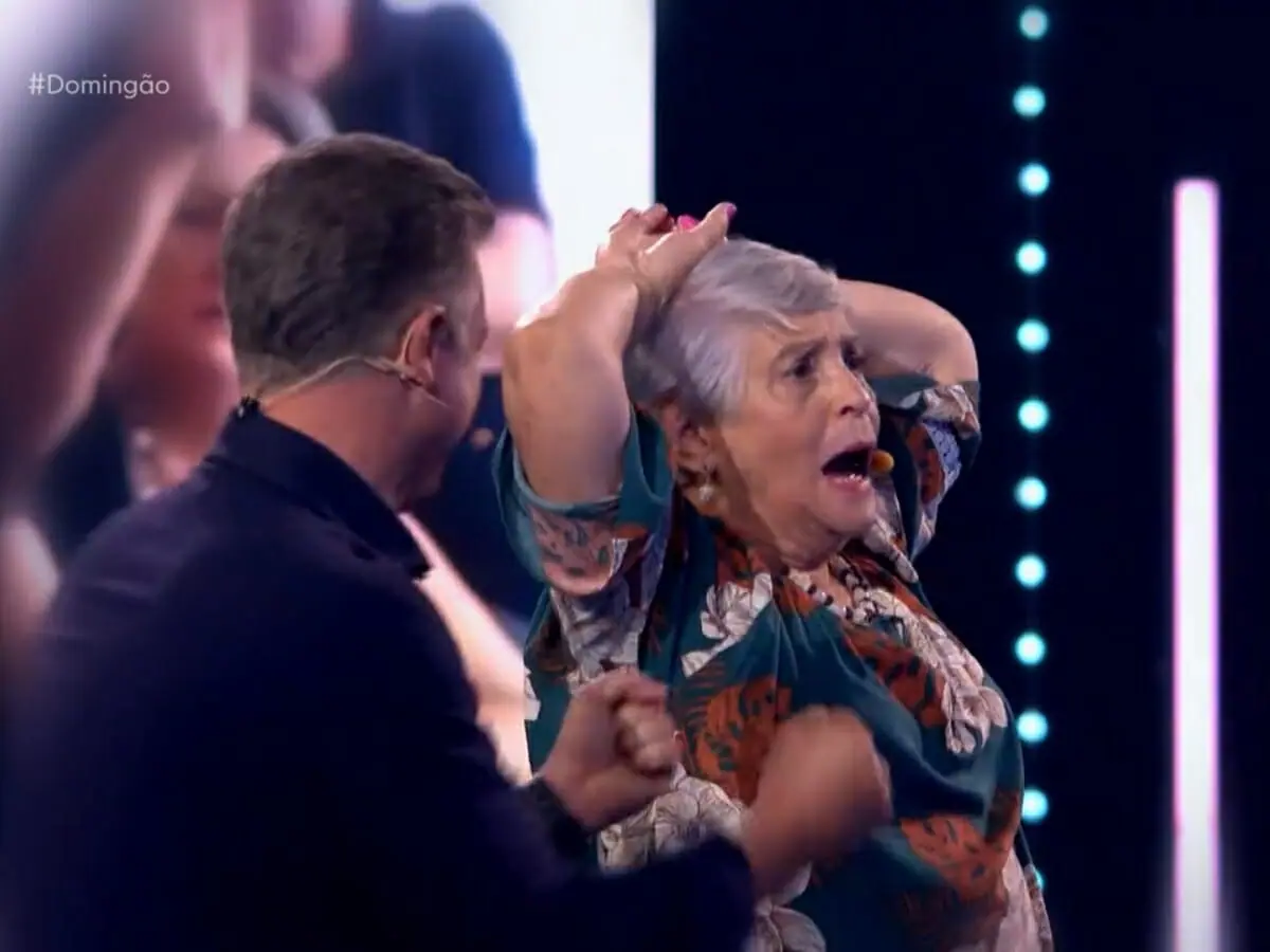 Luciano Huck e Janete no The Wall, quadro do Domingão com Huck