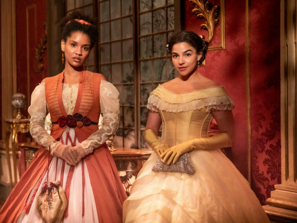 Zayla (Heslaine Vieira) e Pilar (Gabriela Medvedovski) em Nos Tempos do Imperador (Globo/João Miguel Júnior)