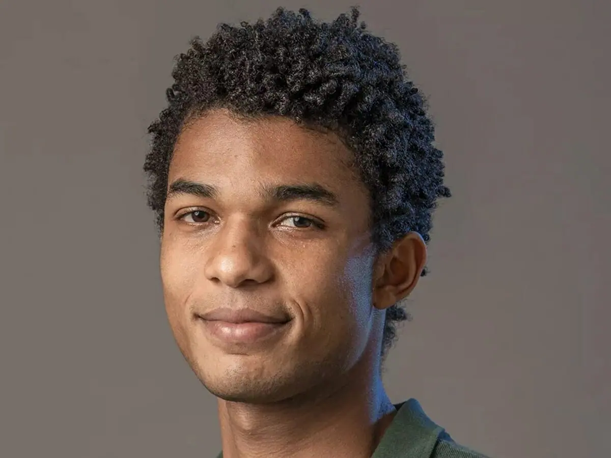 Ravi (Juan Paiva) de Um Lugar ao Sol