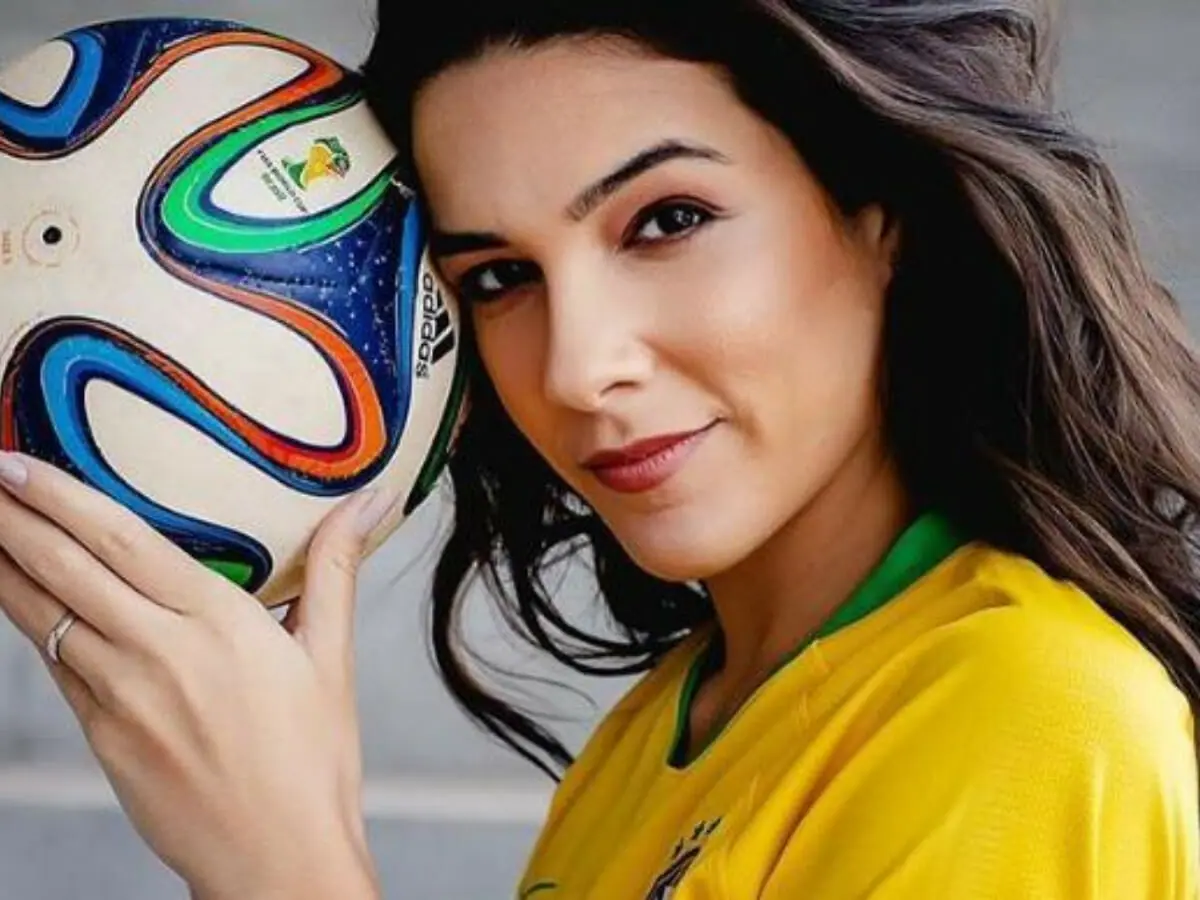 Renata Silveira comanda a semifinal da Supercopa Feminina (Divulgação Globo)