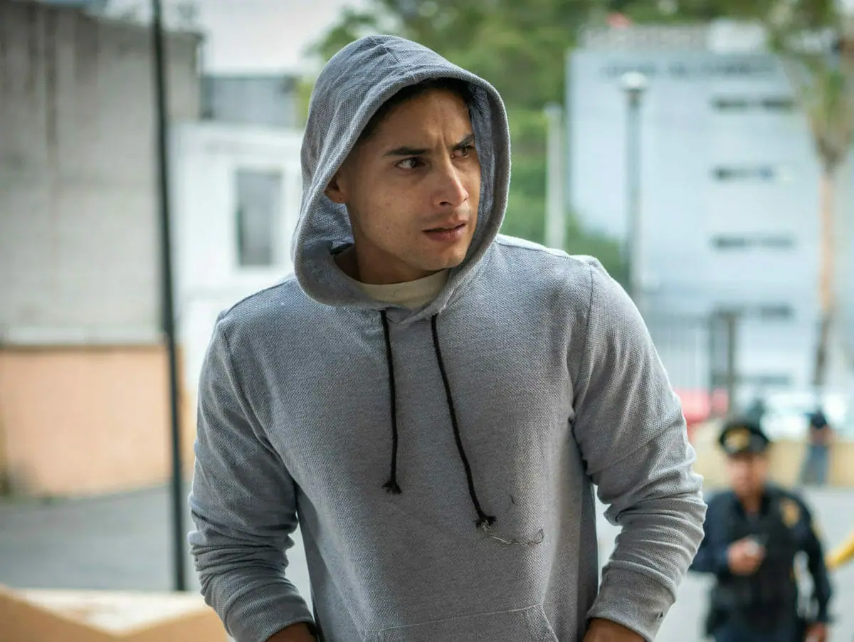 Paulo (Alex Perea) em Se Nos Deixam (Divulgação/SBT)