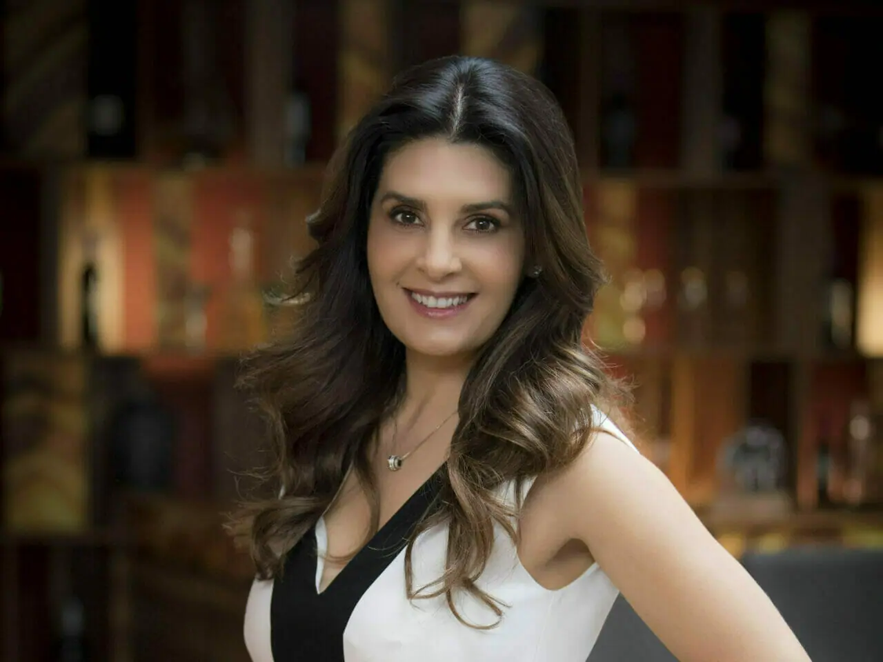 Alice (Mayrín Villanueva) em Se Nos Deixam (Divulgação/Televisa)