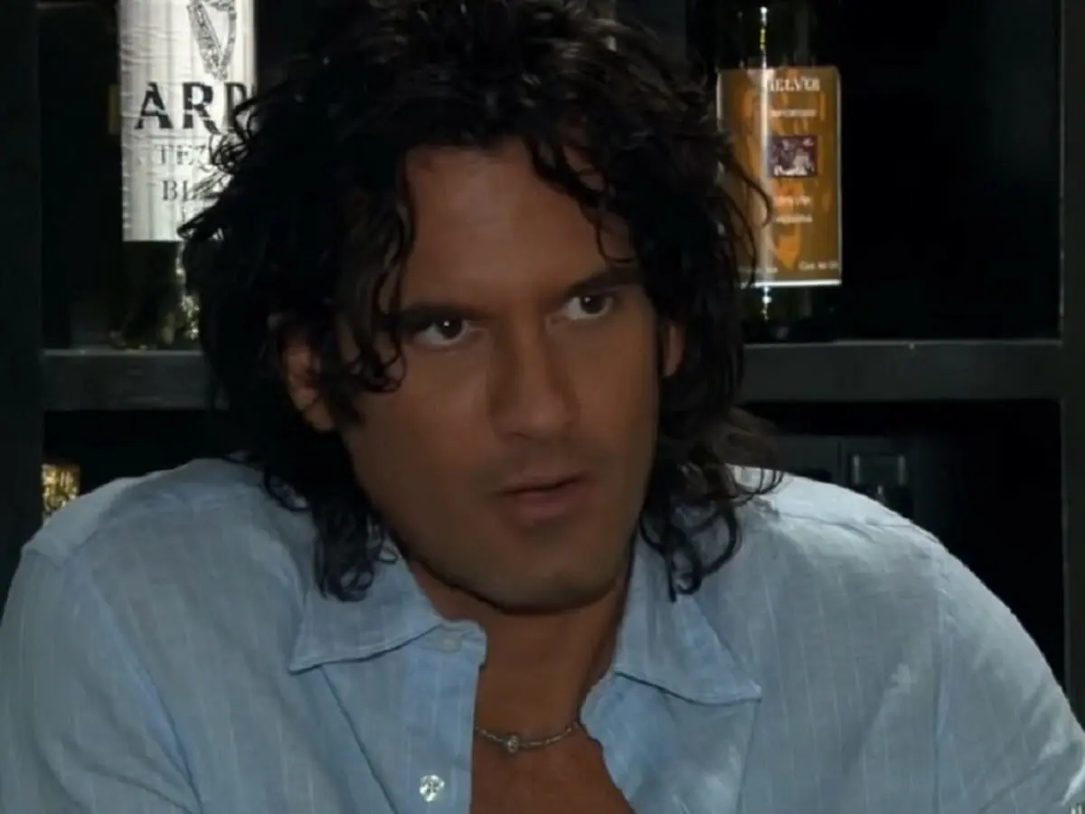 Vítor Manuel (Mario Cimarro) em Mar de Amor