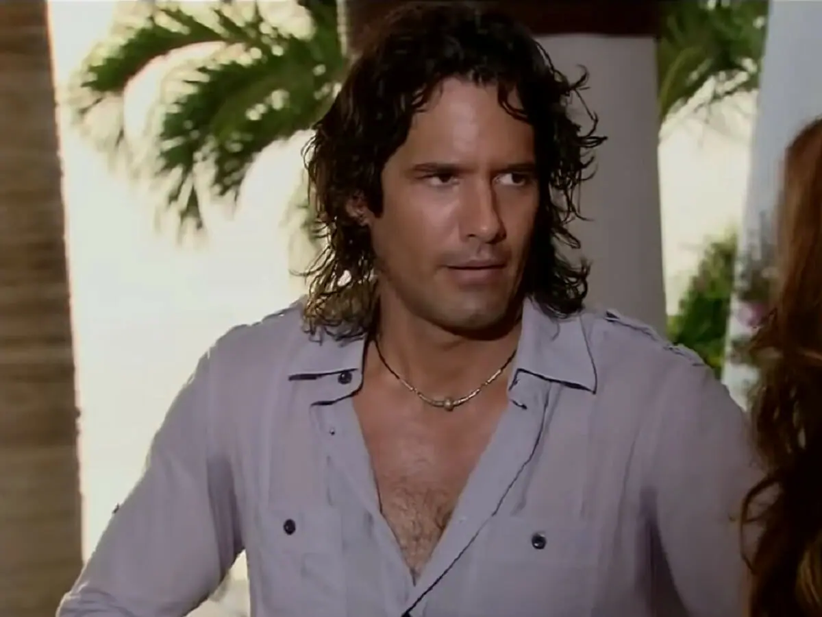 Vítor Manuel (Mario Cimarro) em Mar de Amor