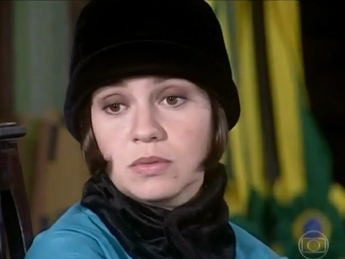 Catarina (Adriana Esteves) em O Cravo e a Rosa