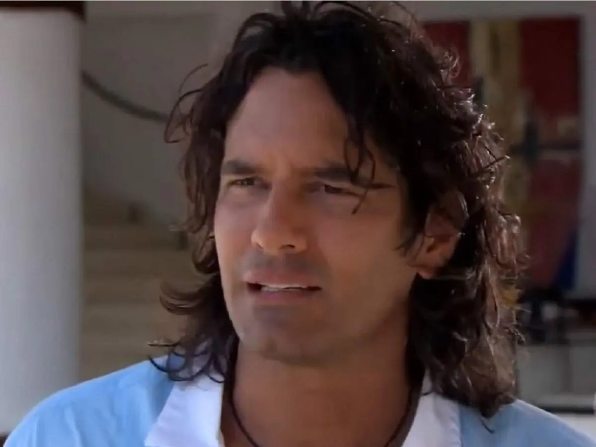 Vítor Manuel (Mario Cimarro) em Mar de Amor
