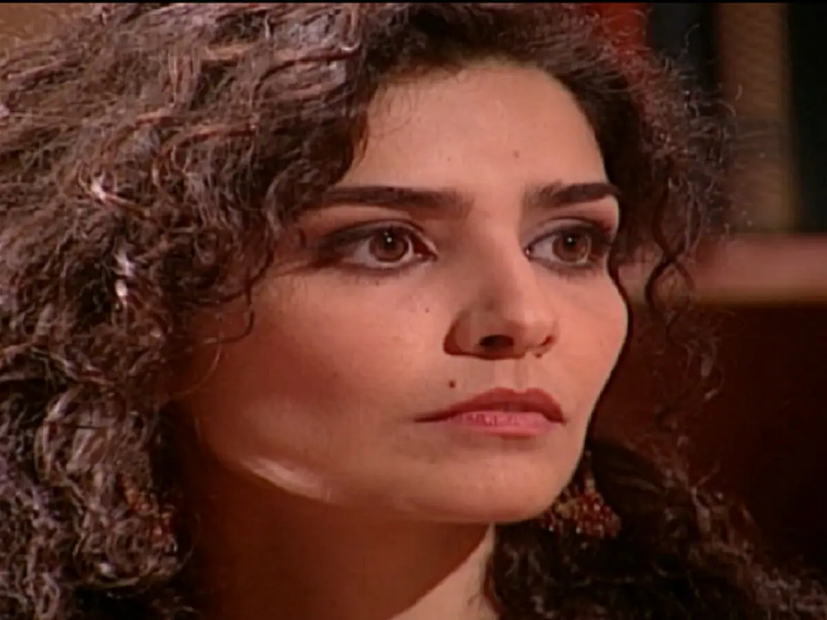 Latiffa (Letícia Sabatella) em O Clone