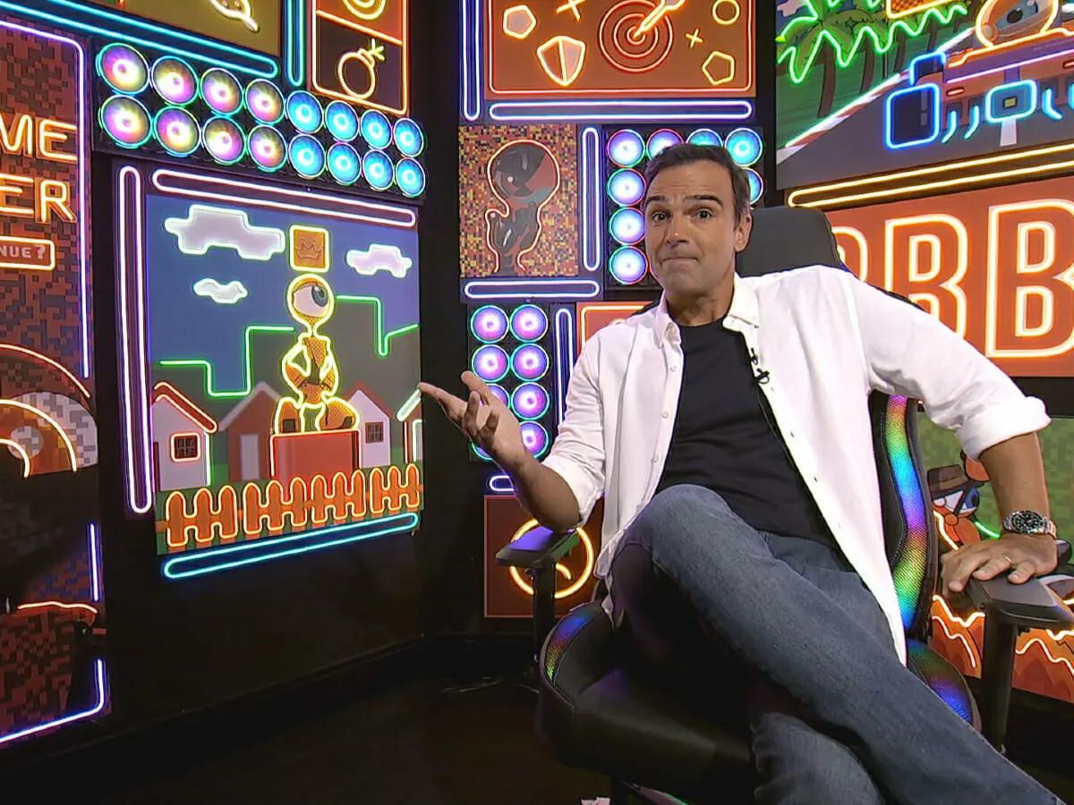 Tadeu Schmidt mostra o novo confessionário do BBB 22_1601_4