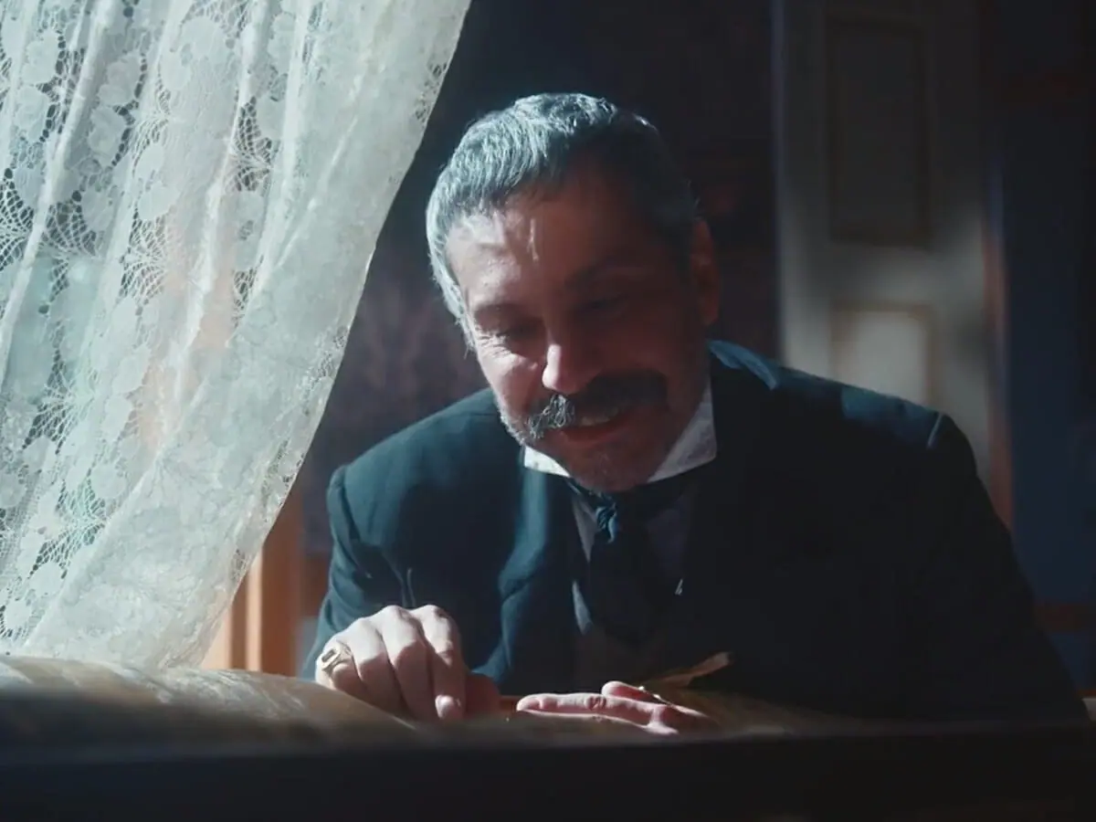 Tonico (Alexandre Nero) em Nos Tempos do Imperador