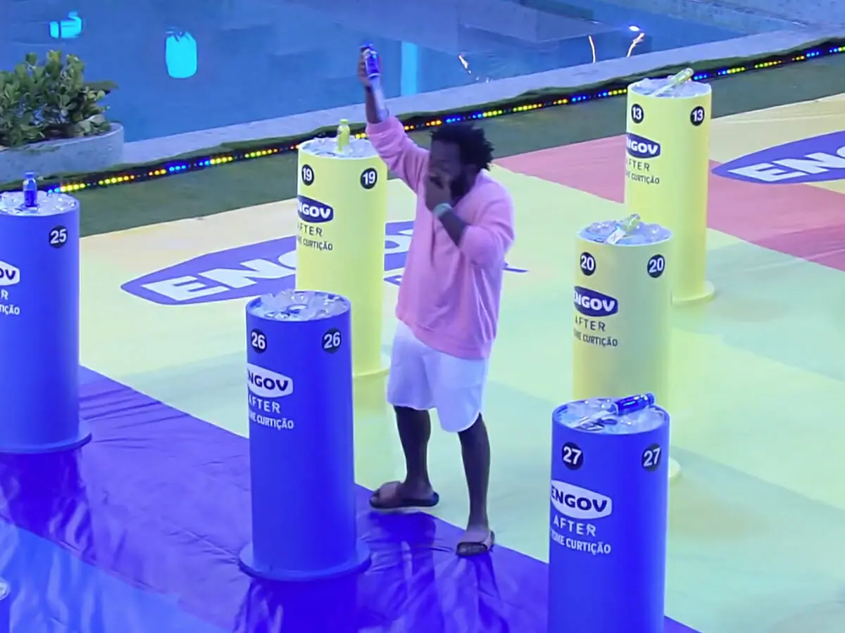 Douglas Silva escapa do paredão e comemora com palavrão ao vivo na Globo