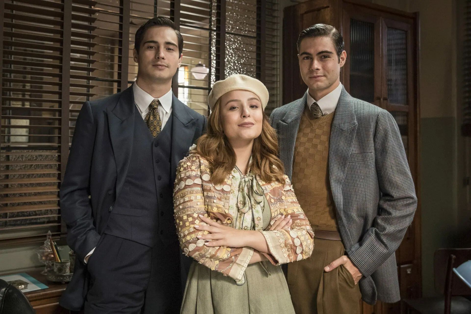 Joaquim (Danilo Mesquita), Isadora (Larissa Manoela) e Davi (Rafael Vitti) em Além da Ilusão (Fábio Rocha/TV Globo)