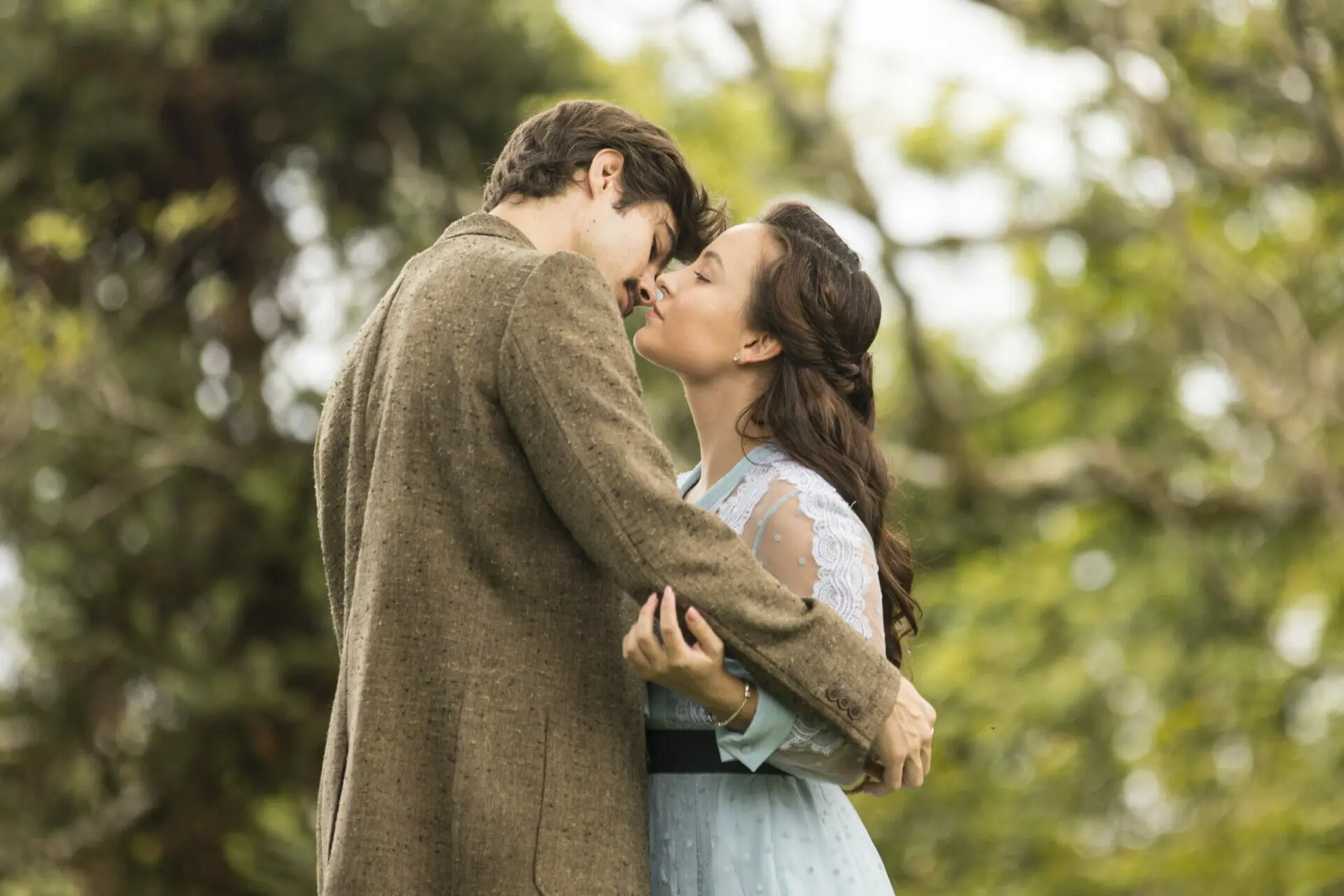 Davi (Rafael Vitti) e Elisa (Larissa Manoela) em Além da Ilusão (Divulgação)