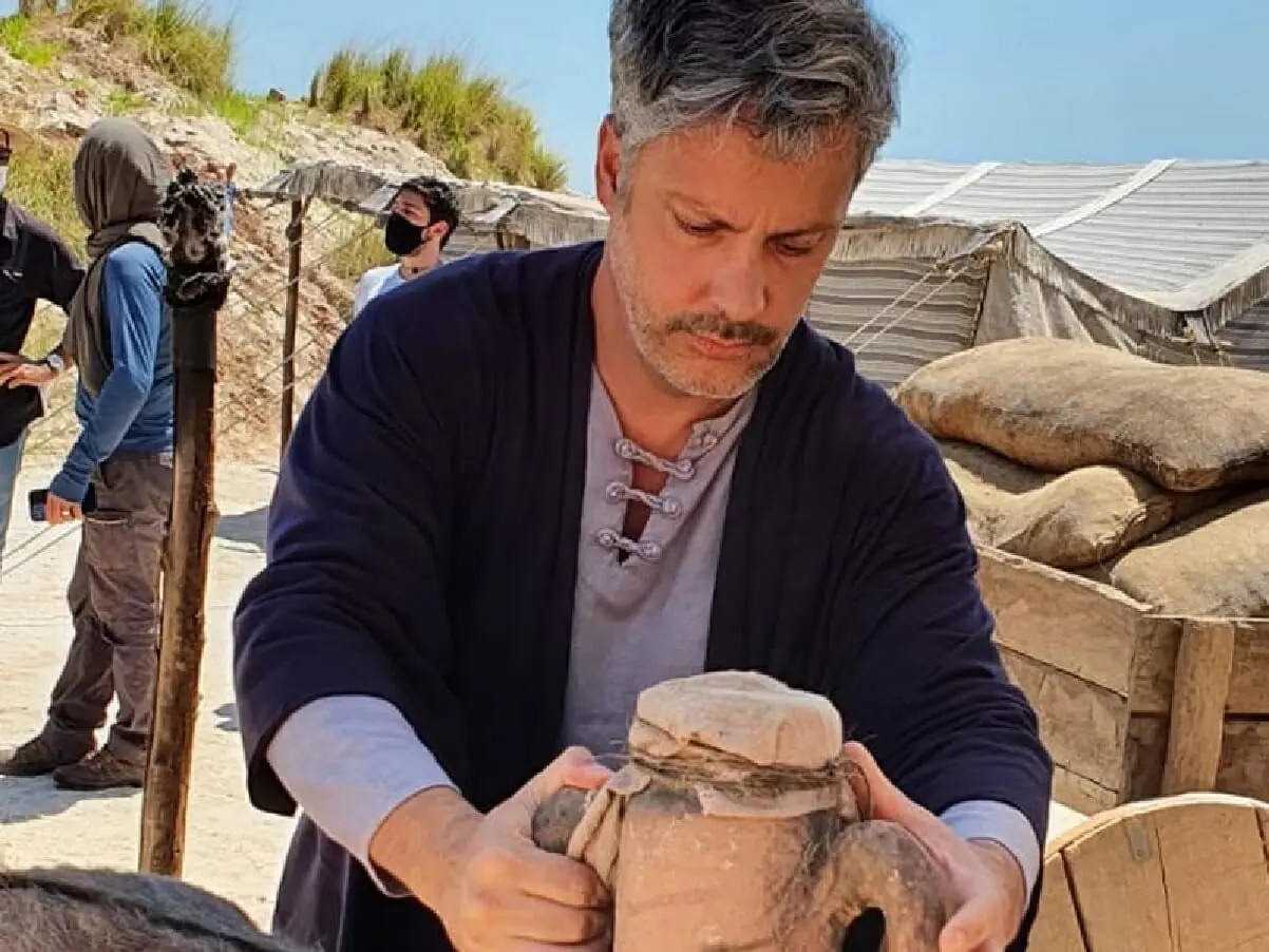 Eduardo Lassah como Quiriate-Jearim em Reis (Divulgação)