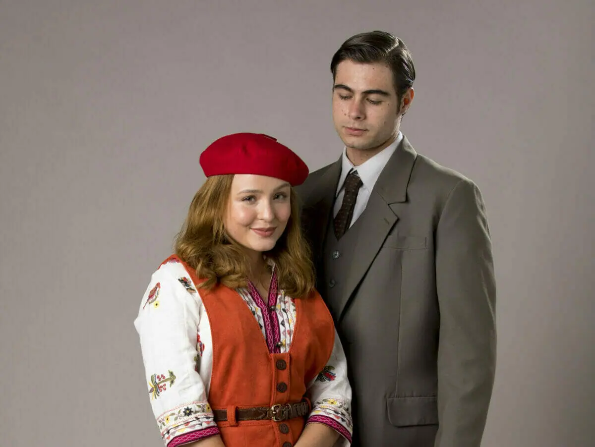 Isadora (Larissa Manoela) e Davi (Rafael Vitti) de Além da Ilusão (Crédito: Globo/ João Cotta)