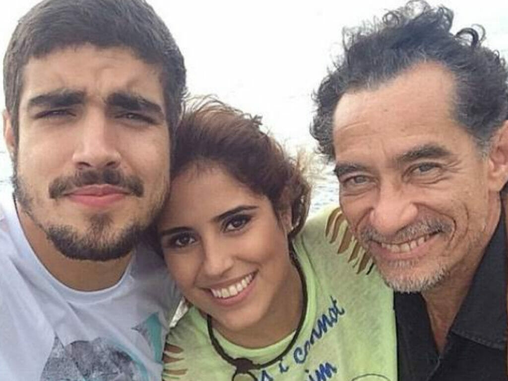 Camilla Camargo entre Caio Castro e Chico Diaz (Reprodução)