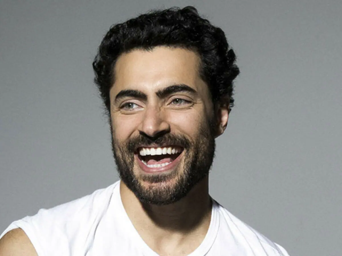 Carlo Porto está no Bake Off Celebridades, do SBT (Divulgação)