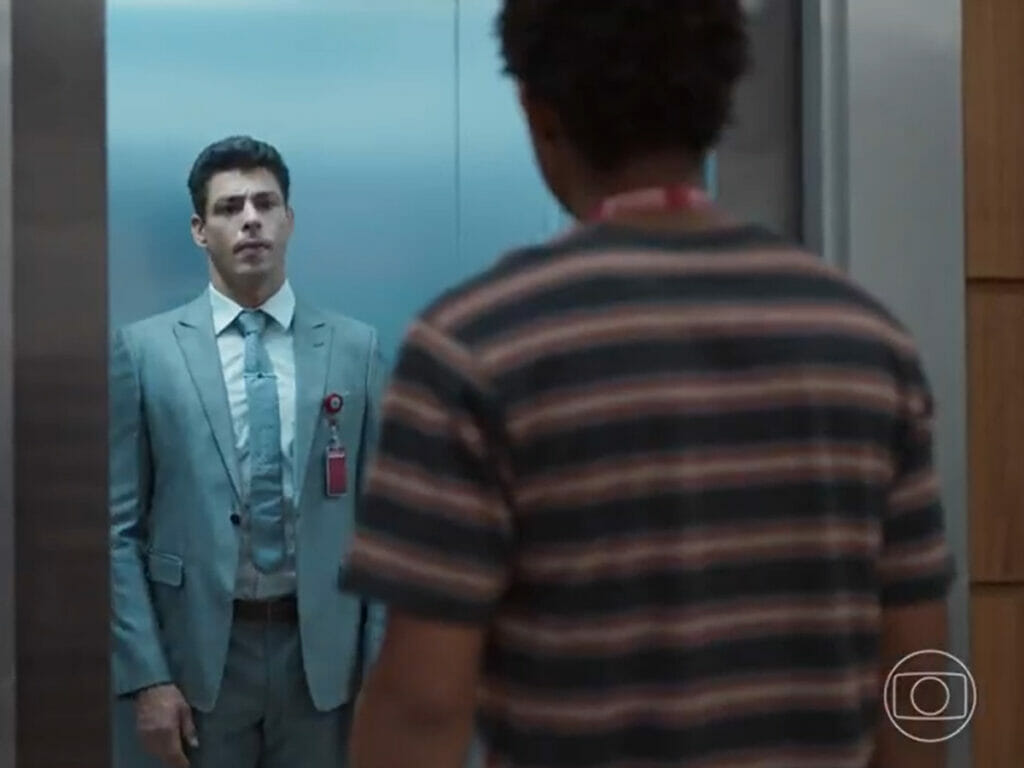 Christian (Cauã Reymond) e Ravi (Juan Paiva) em Um Lugar ao Sol