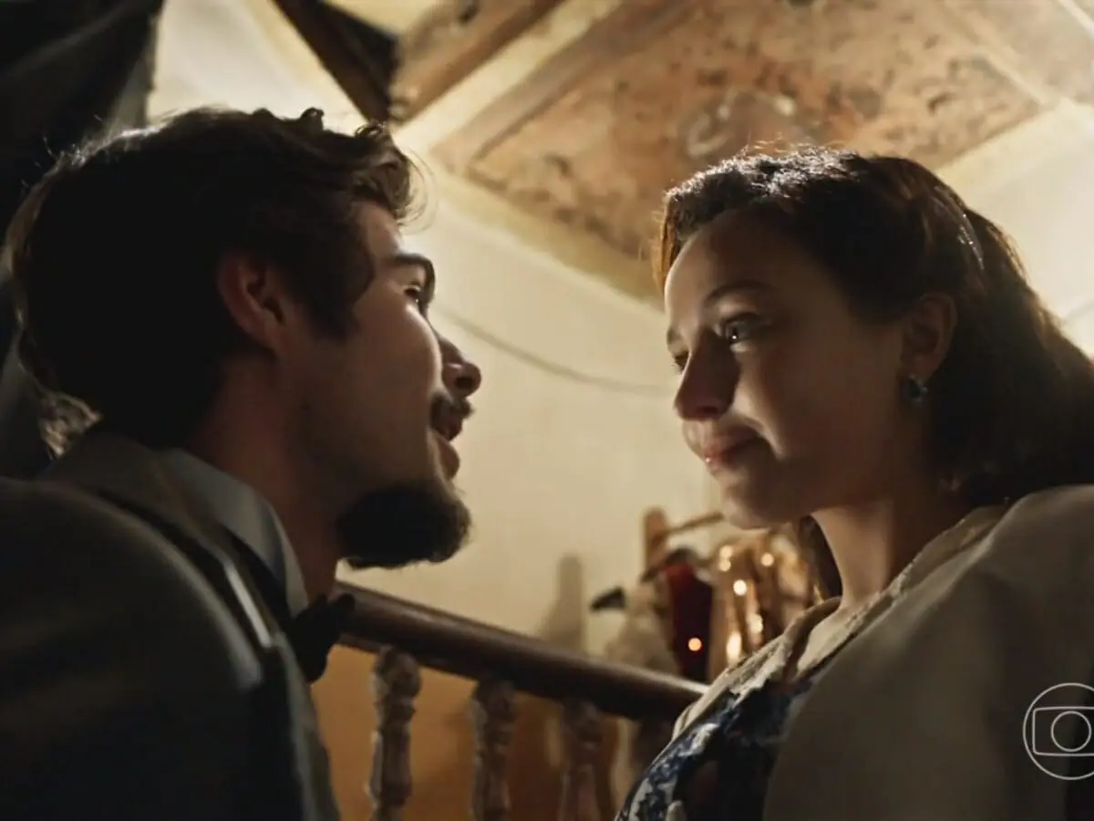 Davi (Rafael Vitti) e Elisa (Larissa Manoela) de Além da Ilusão