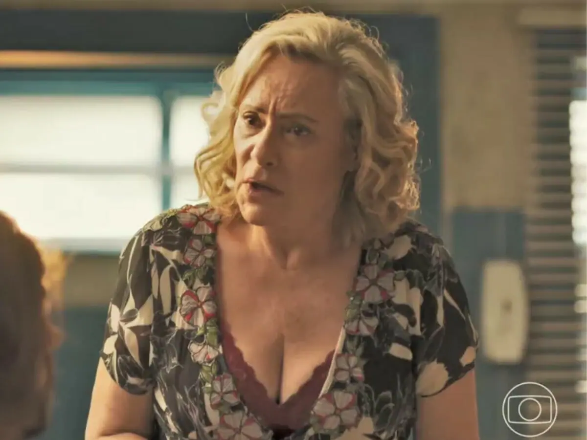 Nedda (Elizabeth Savalla) em Quanto Mais Vida, Melhor! (Reprodução/Globo)