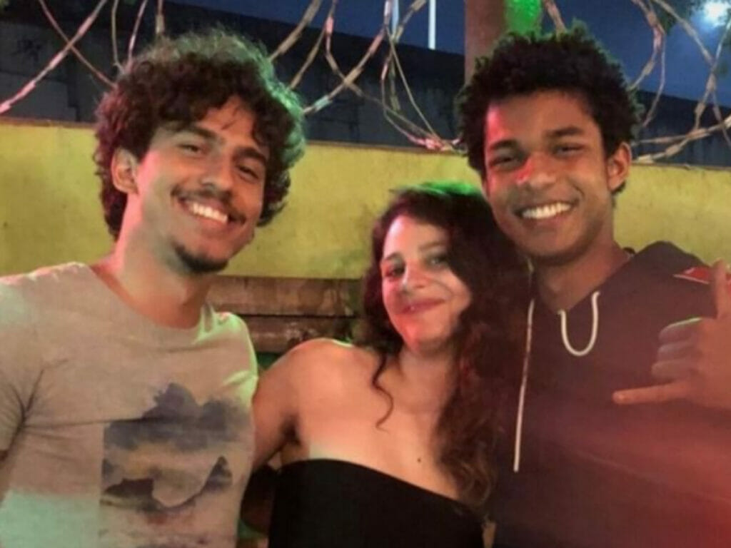 Lara ao lado de Juan Paiva e Ruan Aguiar (Reprodução/Instagram)