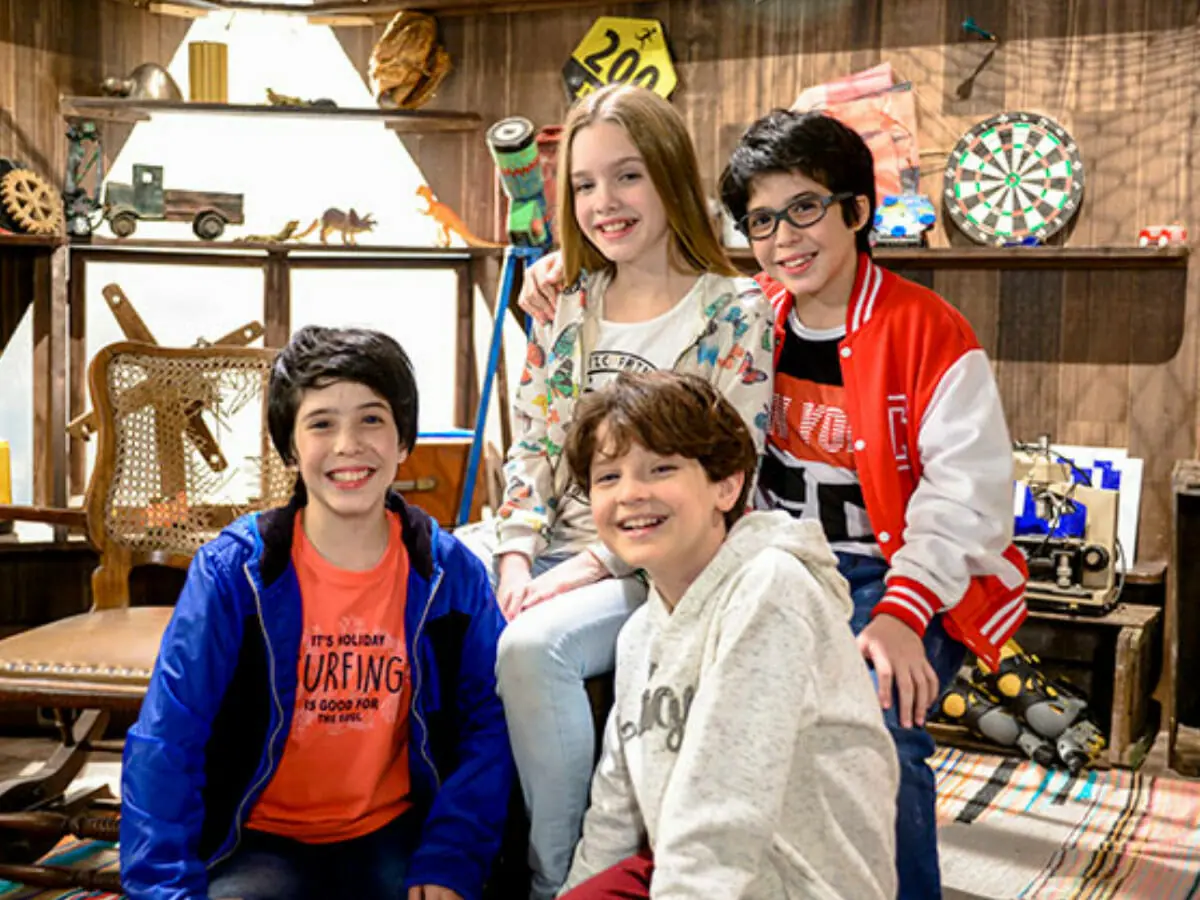 Mário (Theo Medon), Gael (Kauan Siqueira), Benício (Vinícius Siqueira) e Lorena (Pietra Quintela) em Poliana (Reprodução/SBT)