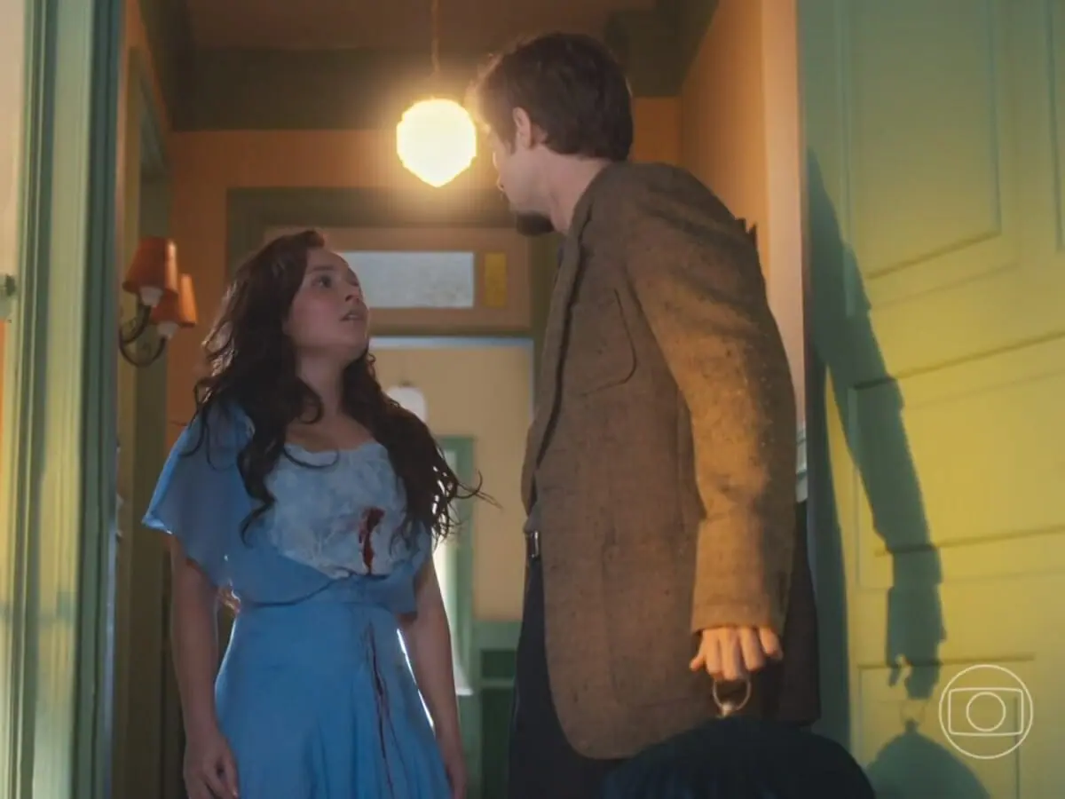 Elisa (Larissa Manoela) e Davi (Rafael Vitti) de Além da Ilusão