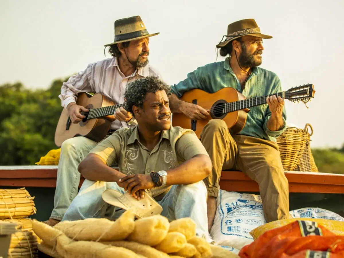 Fábio Neppo com Chico Teixeira e Almir Sater estão na novela Pantanal