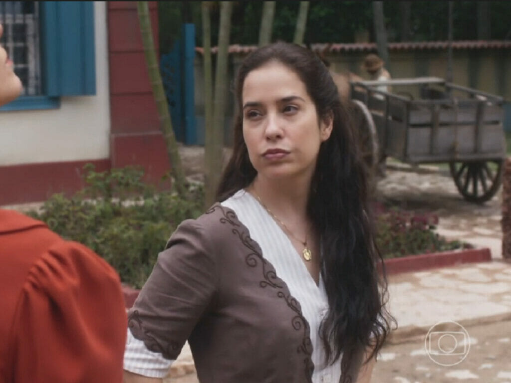 Heloísa (Paloma Duarte) em Além da Ilusão