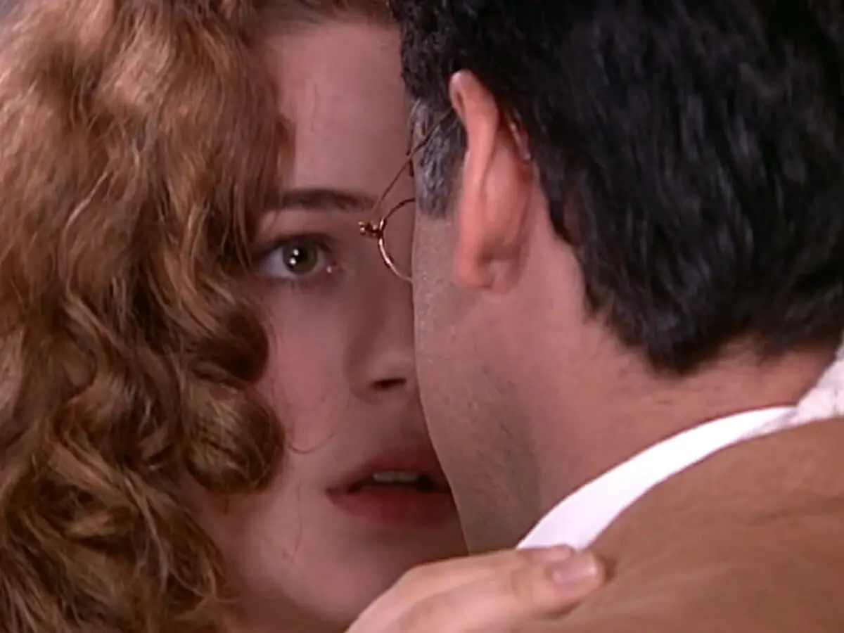 Bianca (Leandra Leal) e Edmundo (Ângelo Antônio) em O Cravo e a Rosa