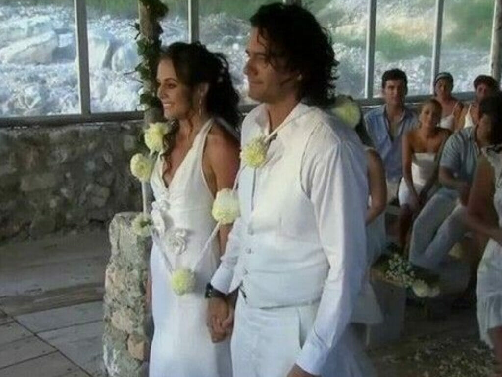 Victor Manuel (Mario Cimarro) e Estrela (Zuria Vega) no final de Mar de Amor (Reprodução)