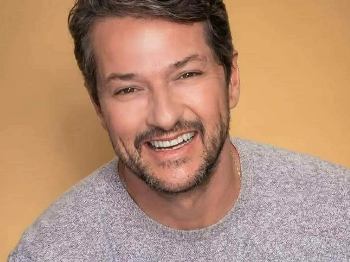 O ator Marcelo Serrado (Reprodução/IstoÉ)