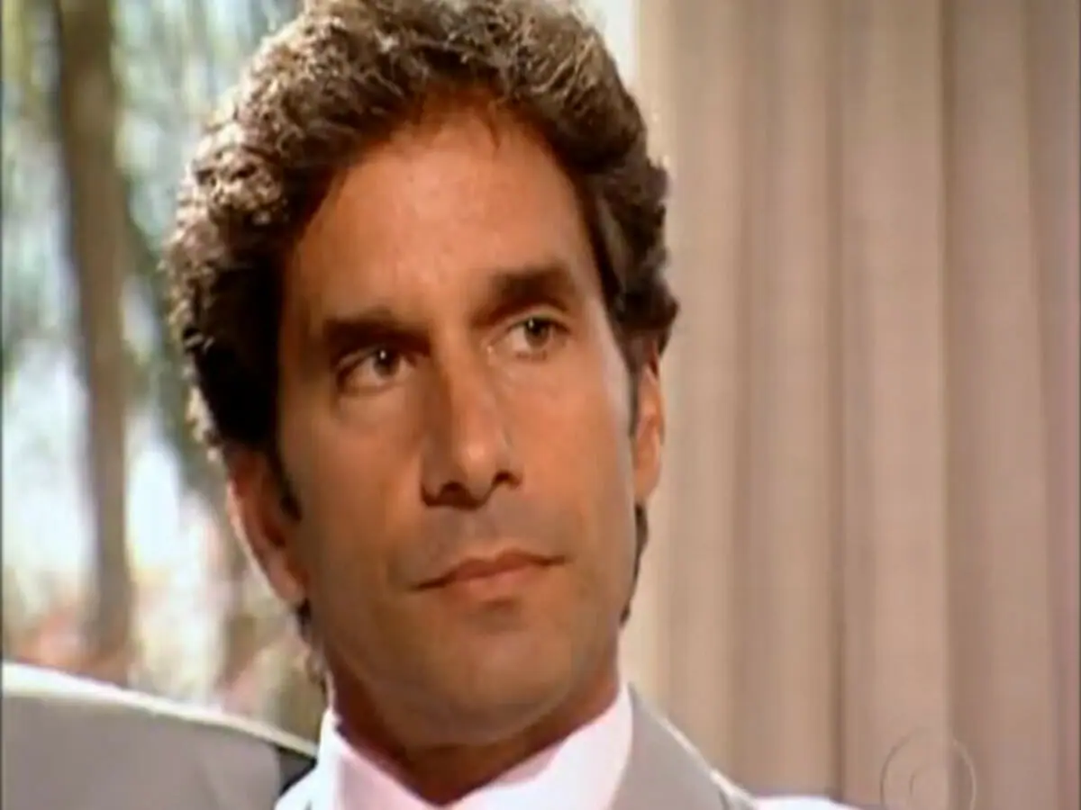 Tavinho (Victor Fasano) em O Clone